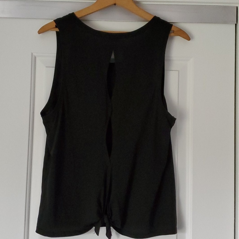 Victoria Sport workout tank top! - Picture 3 of 5
